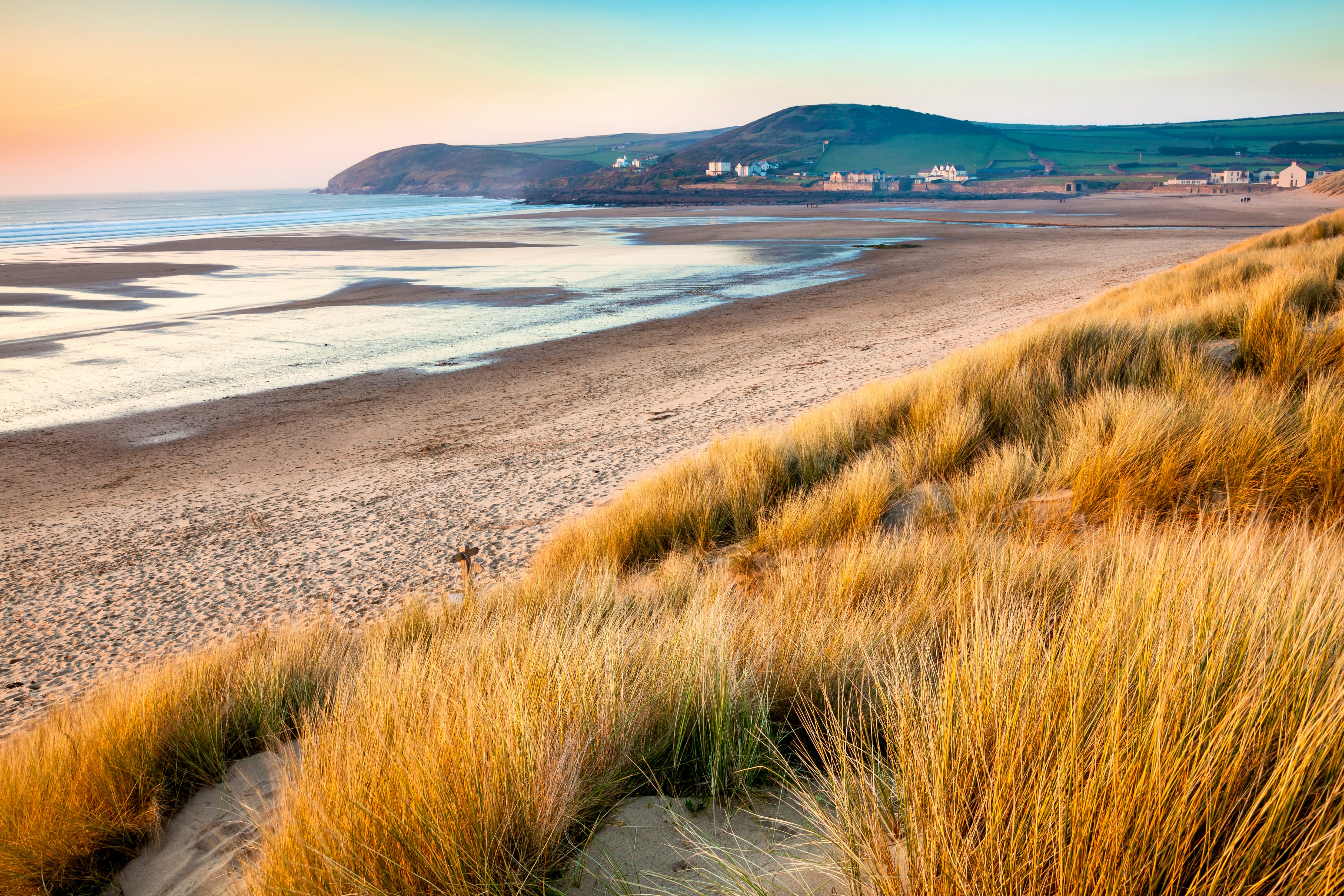 Winter walks North Devon. Pet-friendly. Lodge holidays. Hot tub breaks.