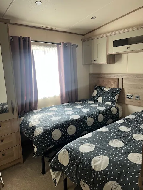 Twin bedroom