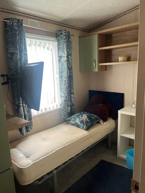 Twin bedroom