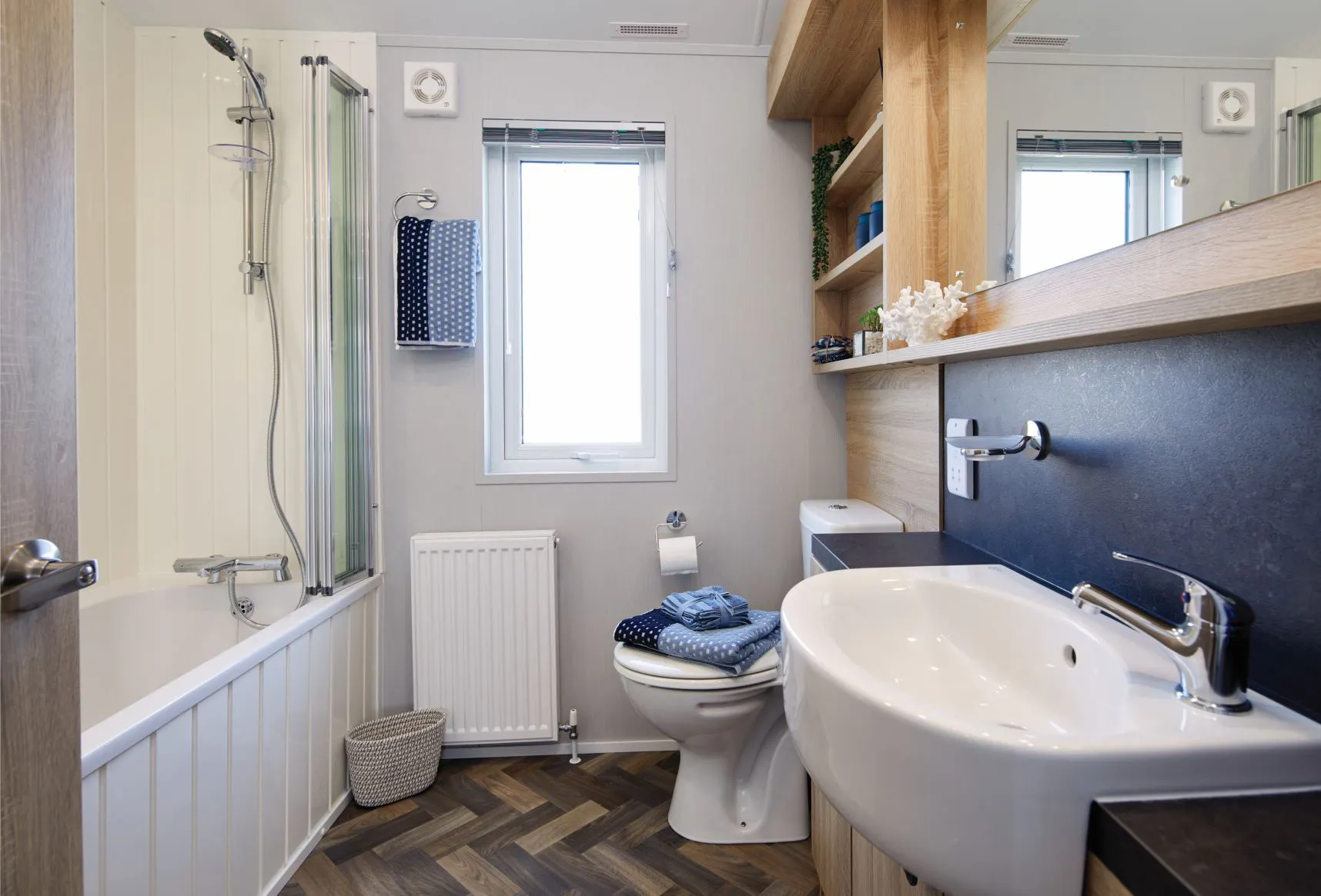 Main bathroom