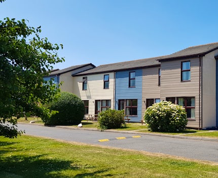 2 bed silver house pet